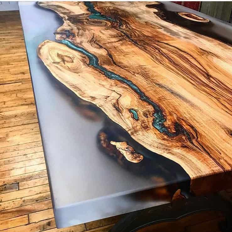 ¿Cómo hacer una mesa de río con resina epoxi?